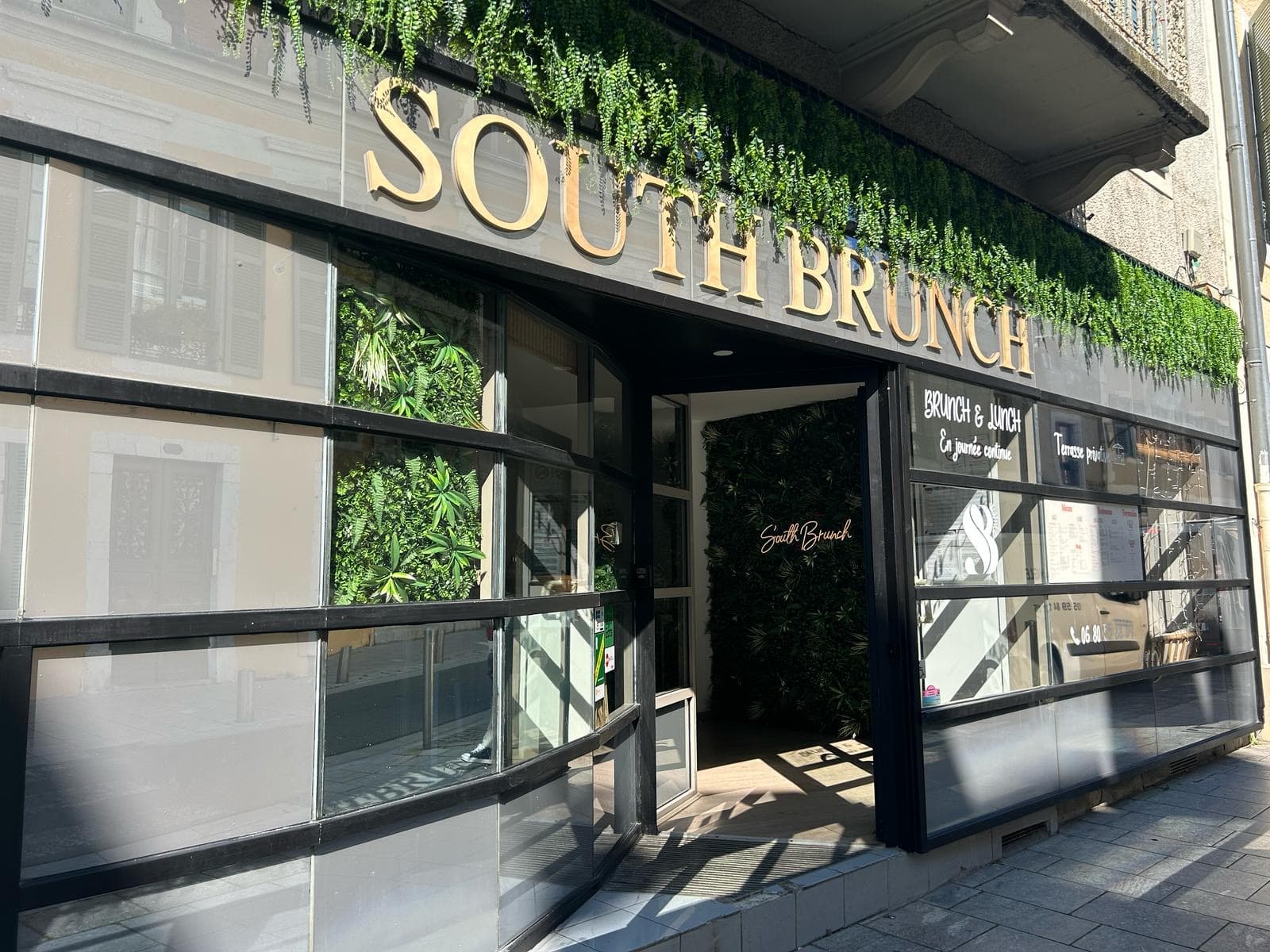 Devanture du South Brunch à Pau